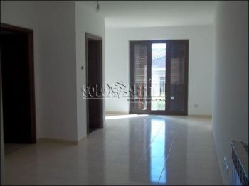 Appartamento con posto auto Acitrezza
