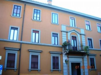 Mansarda arredata con balcone Trastevere, aventino, testaccio
