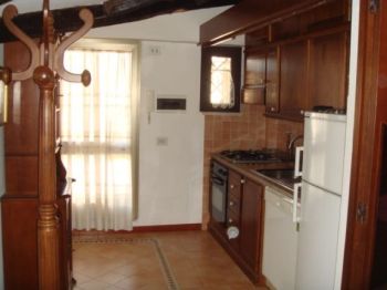 Mansarda arredata con balcone Trastevere, aventino, testaccio