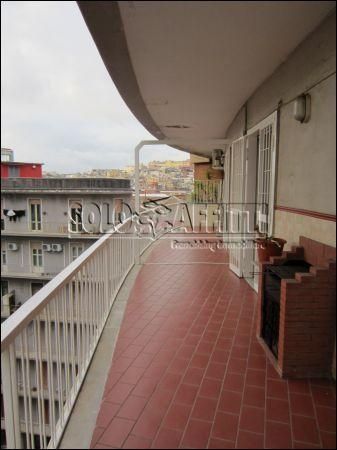 Appartamento arredato con balcone Napoli