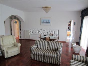 Appartamento arredato con balcone Napoli