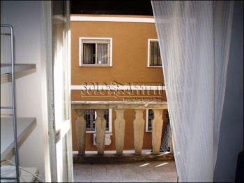 Monolocale da ristrutturare con balcone