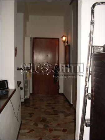 Trilocale arredato con balcone Bareggio
