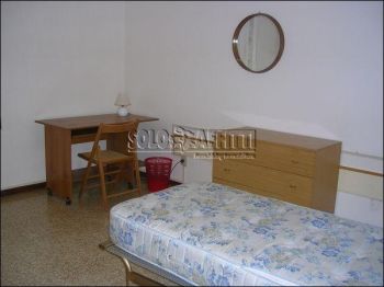 Casa studenti con balcone Murri