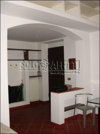 Trilocale arredato con balcone Cusago