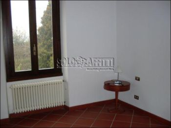 Trilocale arredato con balcone Cusago