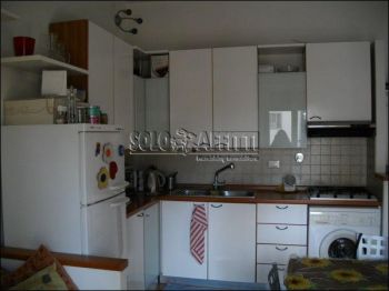 Bilocale arredato con balcone Poggetto