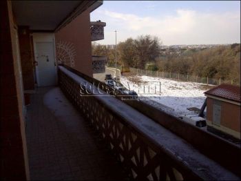 Appartamento arredato con terrazzo Eur, laurentino, checchignola, montagnola, fonte meravigliosa