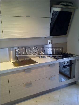Appartamento arredato con terrazzo Eur, laurentino, checchignola, montagnola, fonte meravigliosa