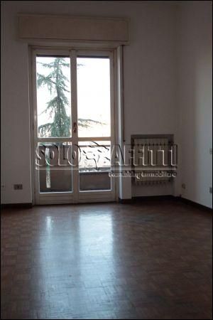 Appartamento con balcone e garage Brescia due