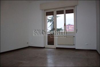 Appartamento con balcone e garage Brescia due