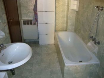 Monolocale arredato con balcone Bolognina