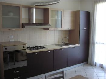 Appartamento arredato con balcone Zona lucernate