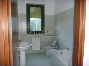 Bilocale con garage e balcone Parco
