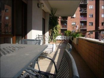 Trilocale arredato con balcone Trigoria, spinaceto, tor de cenci, vallerano