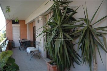 Trilocale arredato con balcone Trigoria, spinaceto, tor de cenci, vallerano
