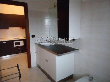 Monolocale arredato con balcone Opera