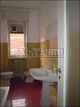 Appartamento con balcone Via veneto