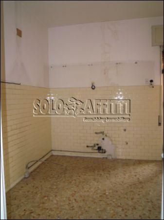 Appartamento con balcone Via veneto