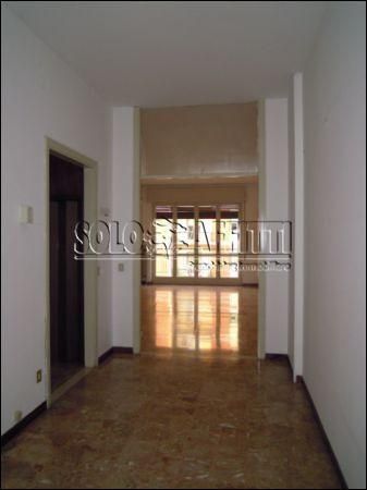 Appartamento con balcone Via veneto