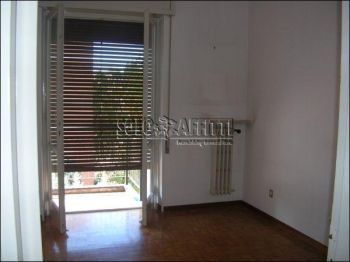 Appartamento con balcone Via veneto