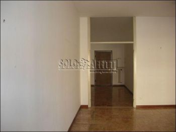 Appartamento con balcone Via veneto