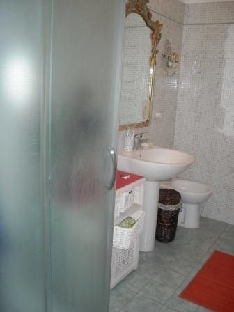 Trilocale arredato con balcone Carbonari - maggiolina