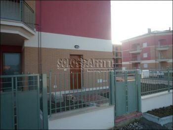 Casa arredata con garage Via montescudo