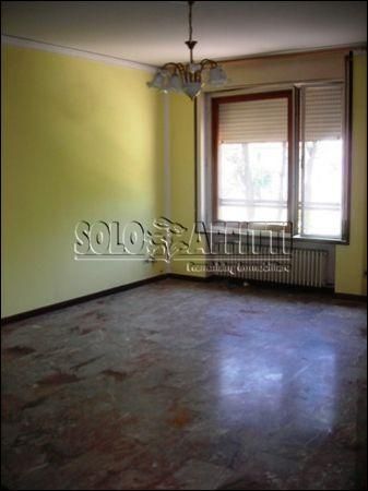 Appartamento da ristrutturare con terrazzo