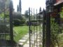 Villa con terrazzo e giardino Saxarubra, labaro,