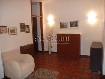 Monolocale arredato con balcone Legnarello