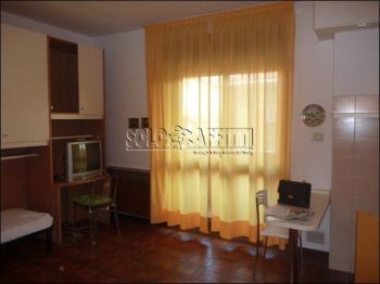 Monolocale arredato con balcone Legnarello