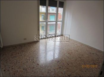 Casa con balcone S.giovanni, esquilino, san lorenzo