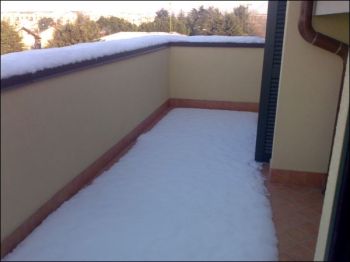 Casa arredata con garage Zona residenziale