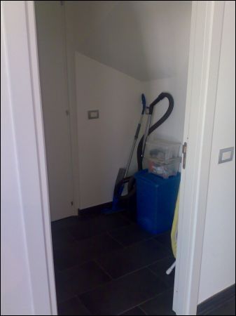 Casa arredata con garage Zona residenziale