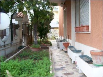 Appartamento arredato con balcone Cappelle Sul Tavo