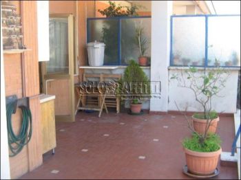 Trilocale arredato con terrazzo Ostia