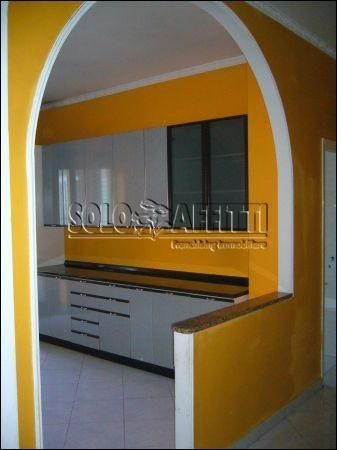 Appartamento con posto auto e balcone