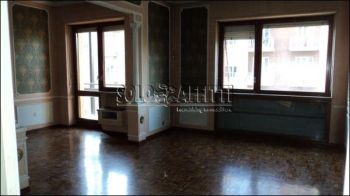 Appartamento con posto auto e balcone