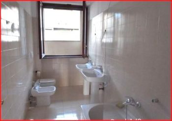 Appartamento con posto auto e balcone
