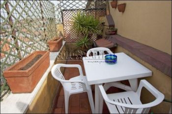 Attico arredato con terrazzo Centro storico