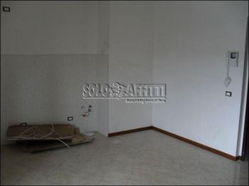 Bilocale con balcone e garage Pogliano Milanese