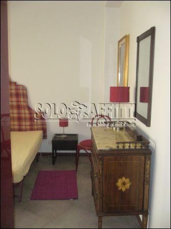 Appartamento arredato con balcone V.le vittorio veneto