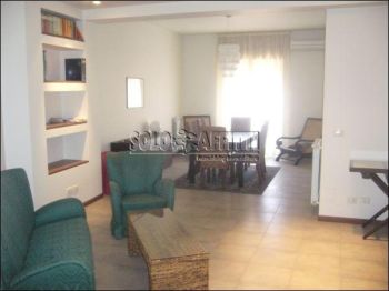 Appartamento arredato con balcone V.le vittorio veneto