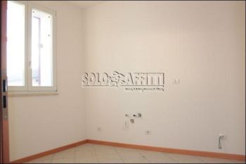 Trilocale con balcone e garage Castegnato