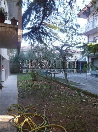 Appartamento con terrazzo e garage Via covignano