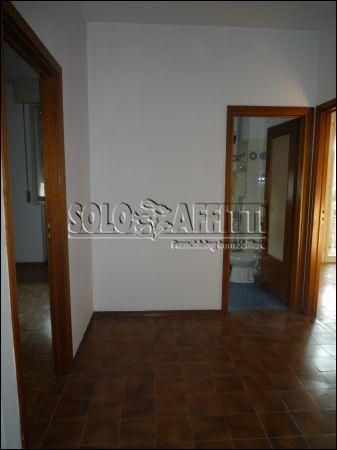 Appartamento con terrazzo e garage Via covignano