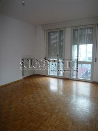 Appartamento con terrazzo e garage Via covignano