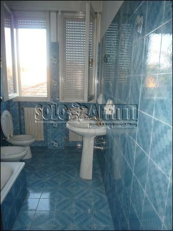 Appartamento con terrazzo e garage Via covignano