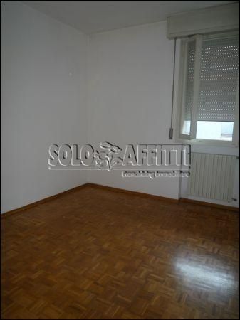 Appartamento con terrazzo e garage Via covignano